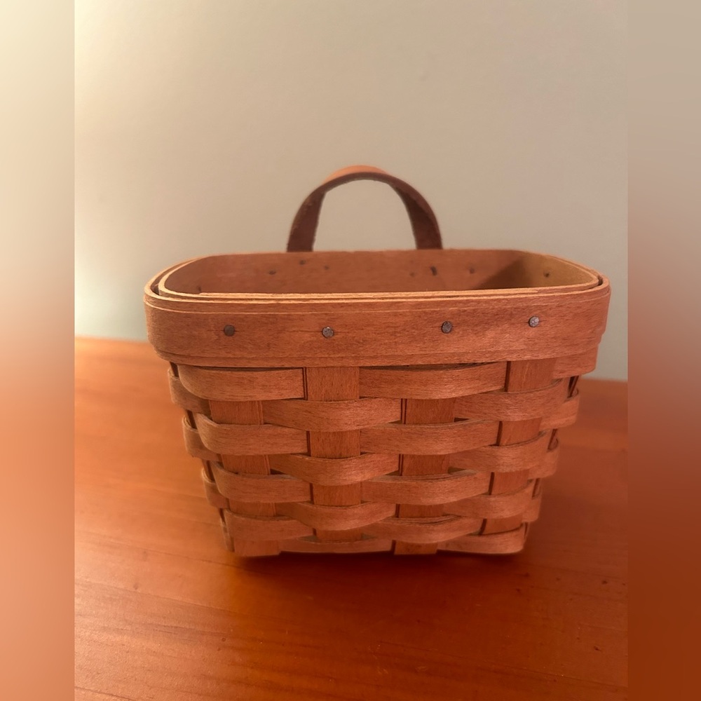 1994 Longaberger Ambrosia Booking Basket.